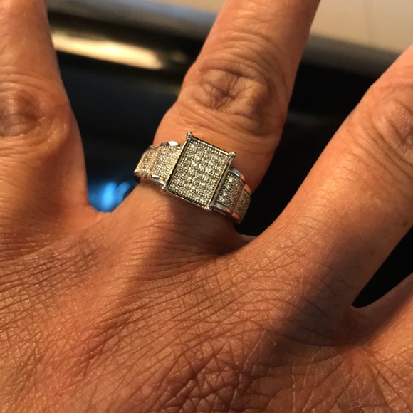 Ring - Picture 1 of 6